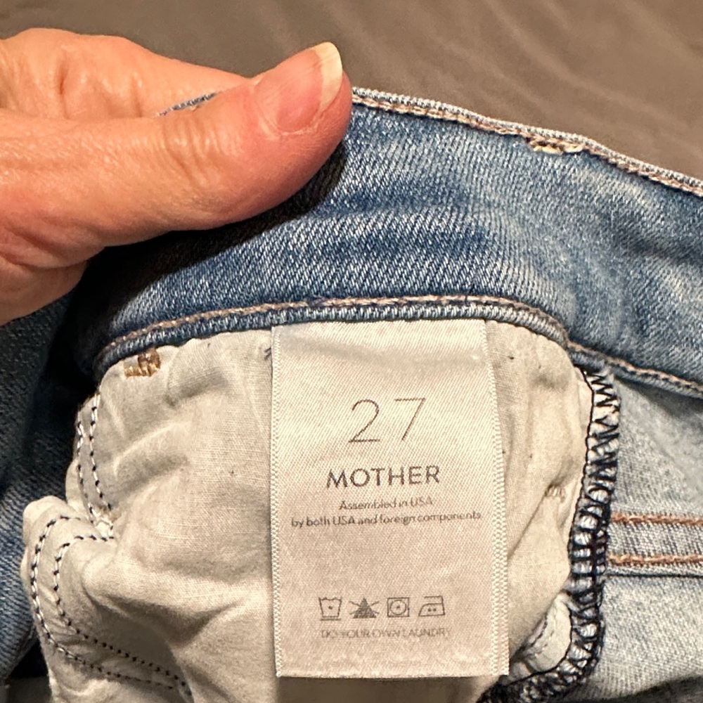 MOTHER The Hustler Ankle Fray. Size 27. Wash is Au Revoir. - Picture 5 of 10